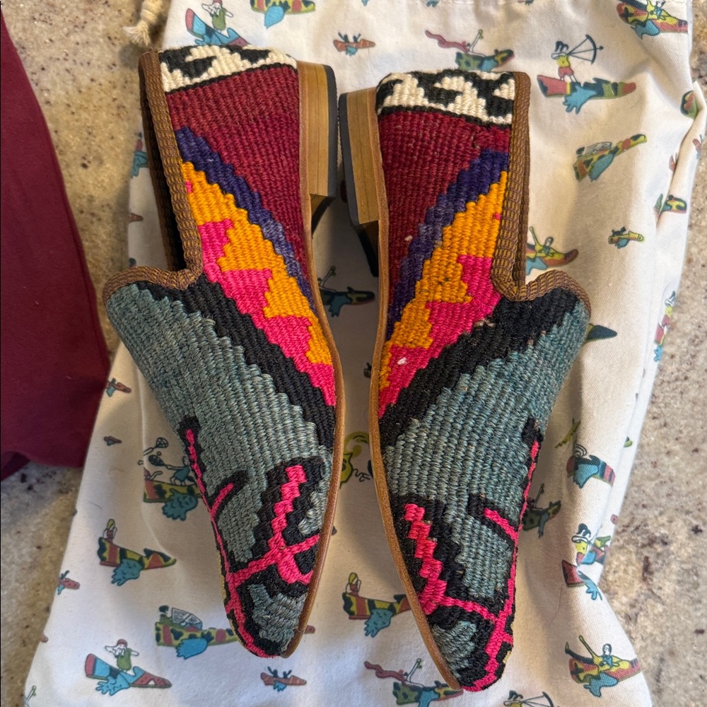 Artemis Design Co. Multicolor Loafers